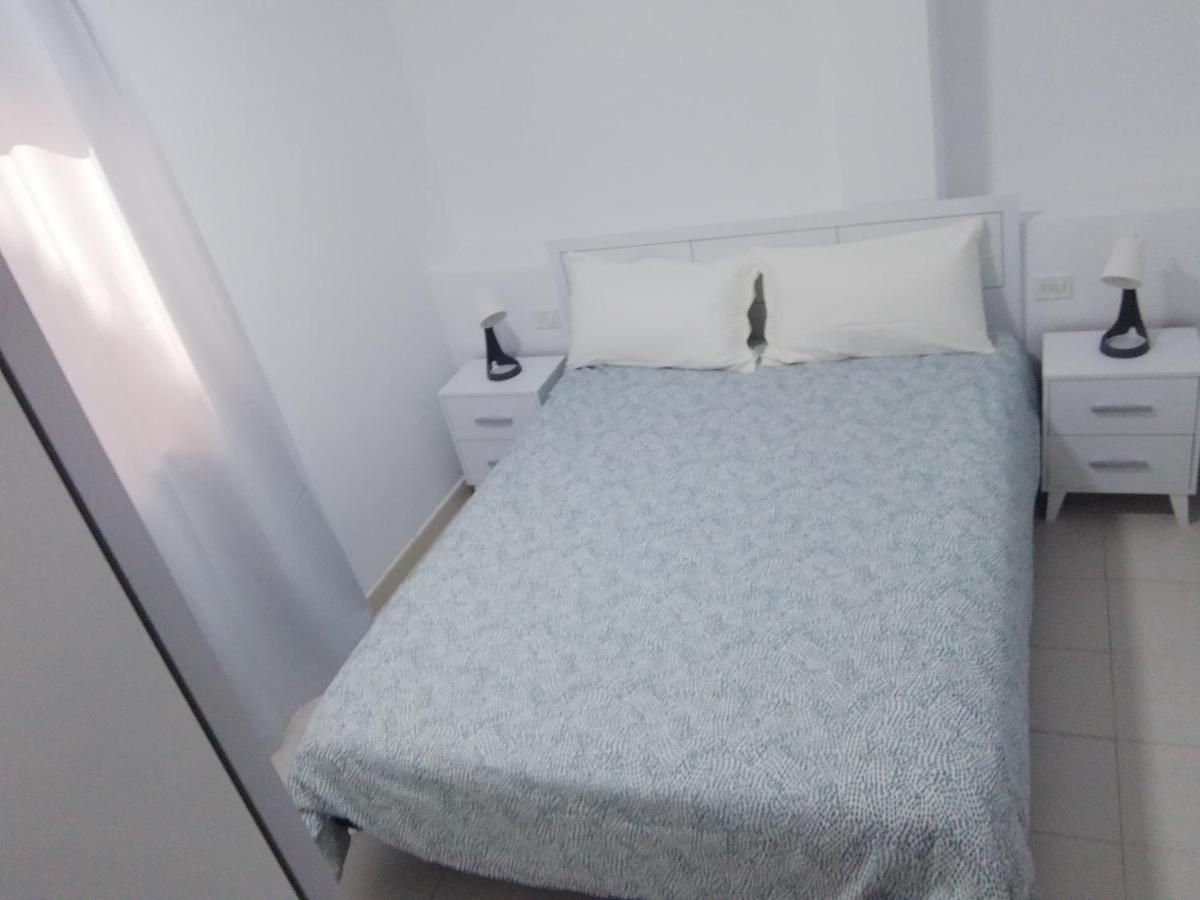 Avenida Deluxe 坎德拉里亚 外观 照片